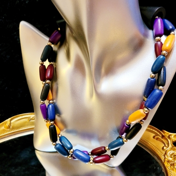 Retro Handcrafted Wooden Multicolor Beaded Statement Necklace - Picture 6 of 12